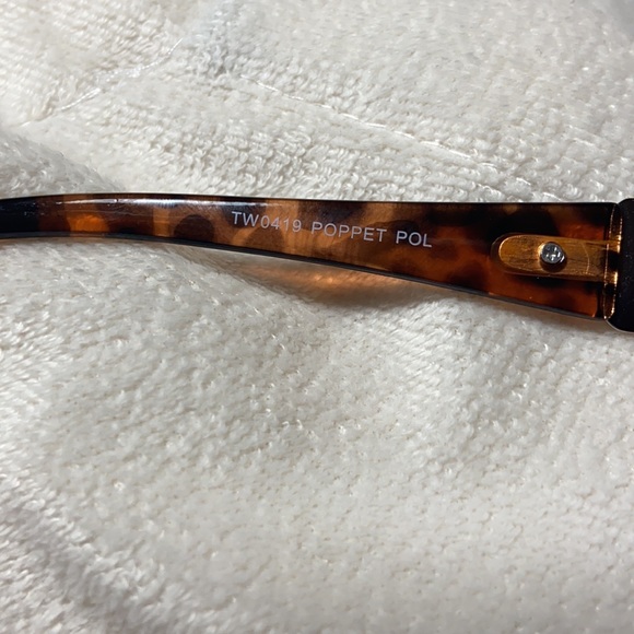 Foster Grant Women’s Poppet polarized rectangular sunglasses tortoise/brown - Picture 5 of 8